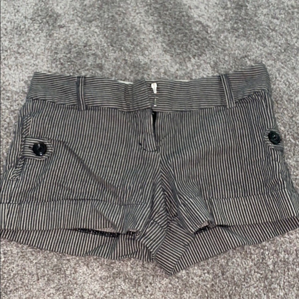 Stripped Shorts